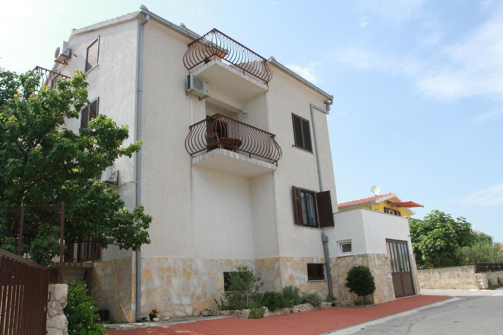 Apartments Sanader Okrug Gornji Exterior photo