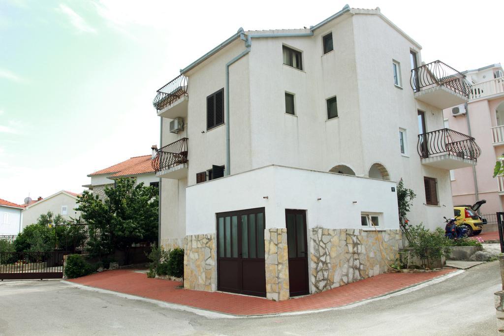 Apartments Sanader Okrug Gornji Exterior photo